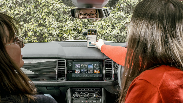 H Skoda έφτιαξε εφαρμογή taxi για τους γονείς